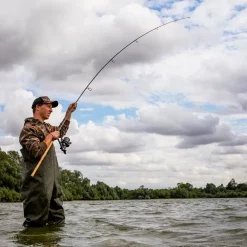 Fox Horizon X3 Rute, Volkorkgriff -FOX Verkäufe fox horizon x3 cork handle rod in use